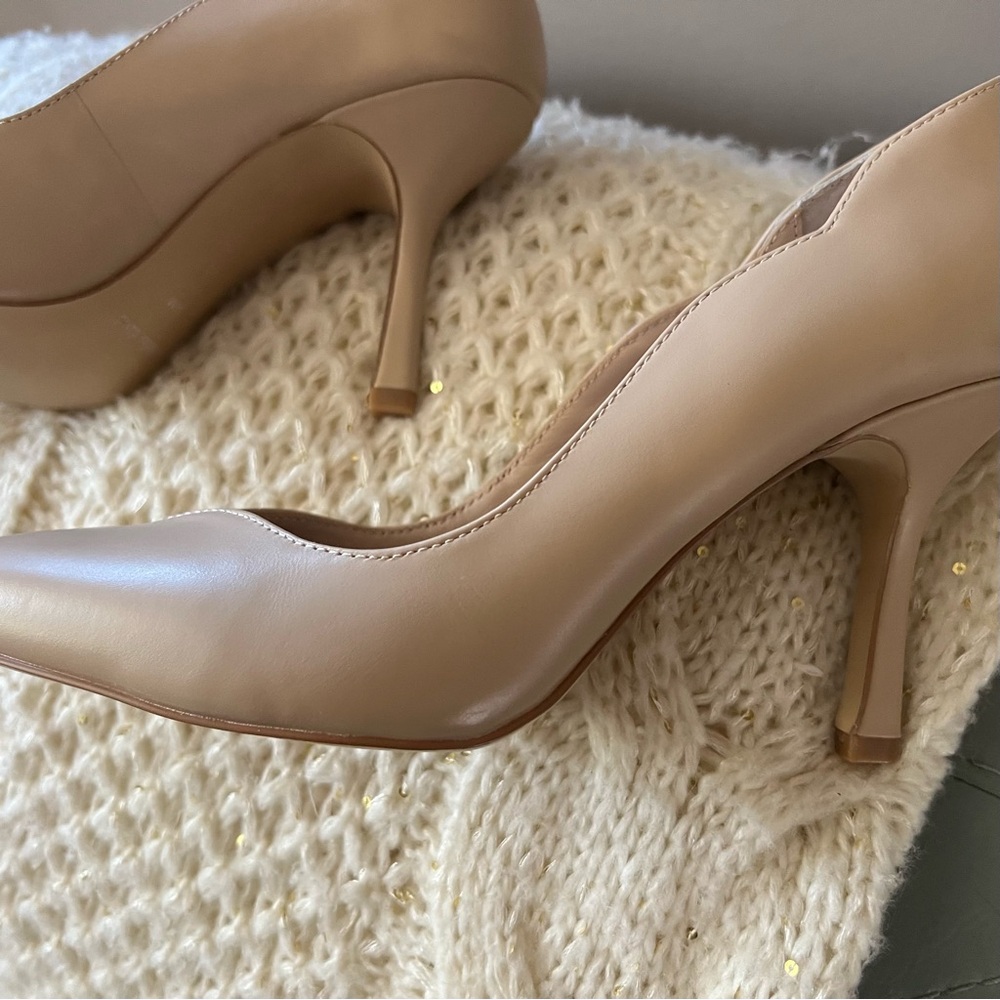 $120 Charles David INNOCENT Pointed Closed Toe STILETTO Heel LEATHER PUMPS 9.5 - Picture 15 of 17